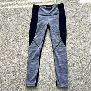 Lululemon legging with mesh size 6 barely worn